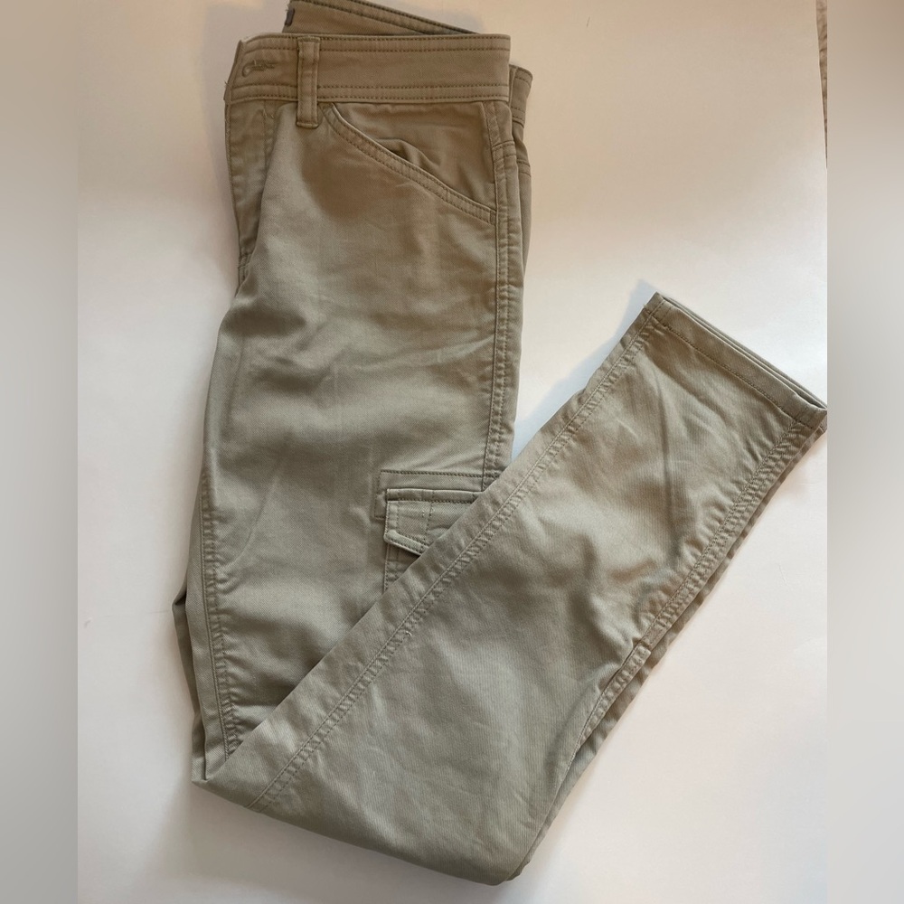 EUC L.L. Bean cargo pants. Women’s size 4.